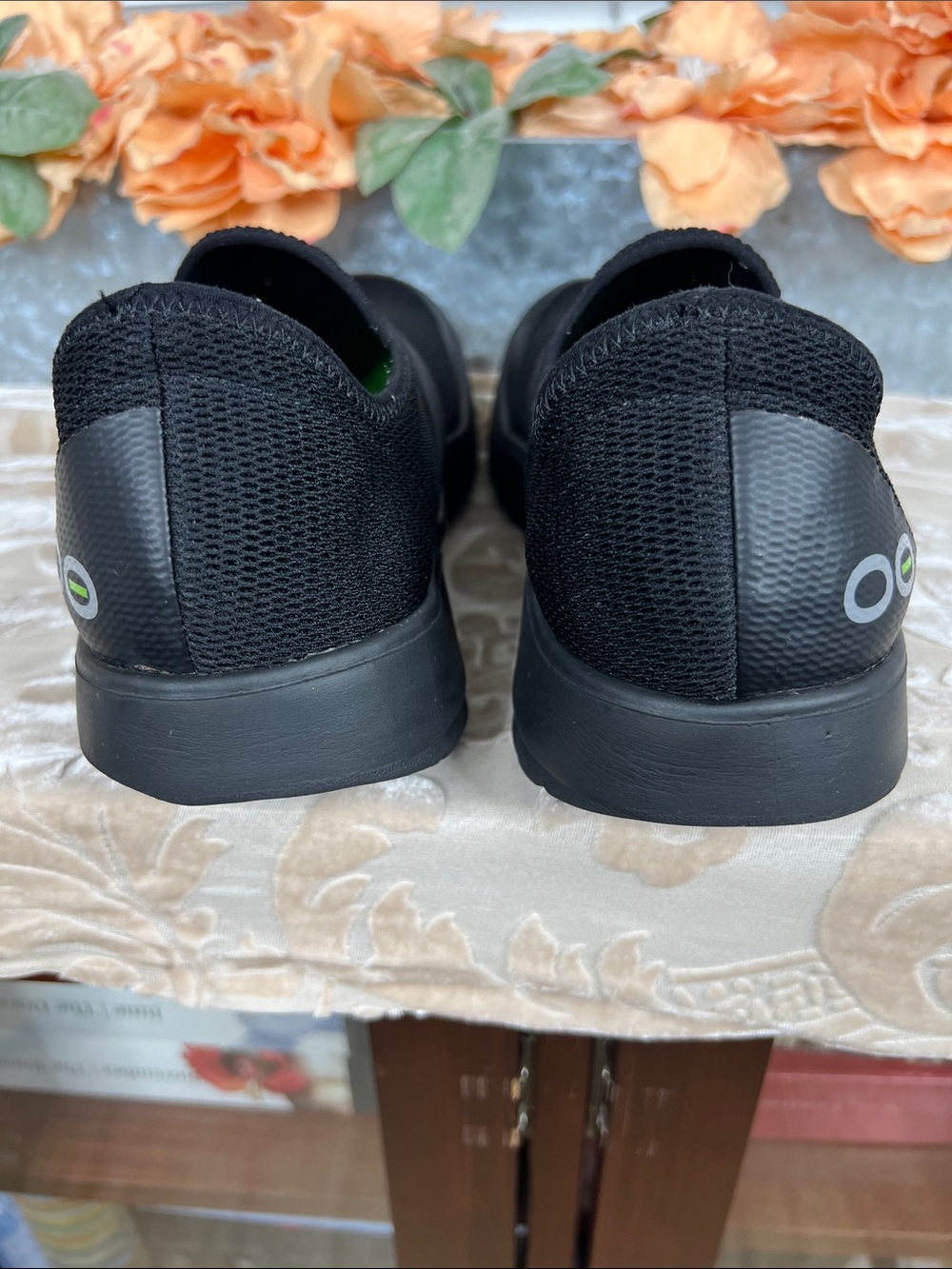 OOFOS Oomg Women Low Mesh Slip On Sneakers Shoe Black Size 9 - Picture 4 of 9